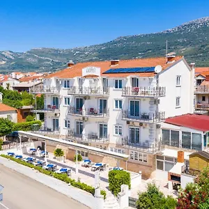 Kastel Hotel Kaštela